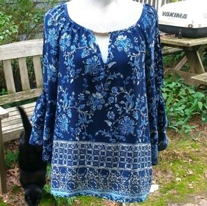 BCX Bell Bottom Split Cape Sleeves Beaded Keyhole Floral Tunic Curved Hem Blouse